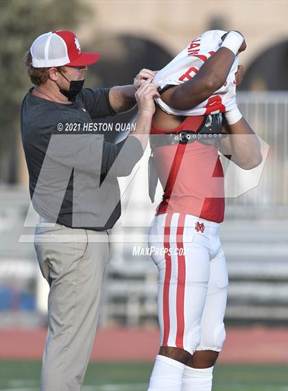 Thumbnail 1 in Mater Dei @ JSerra Catholic photogallery.