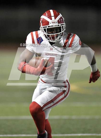 Thumbnail 3 in Mater Dei @ JSerra Catholic photogallery.