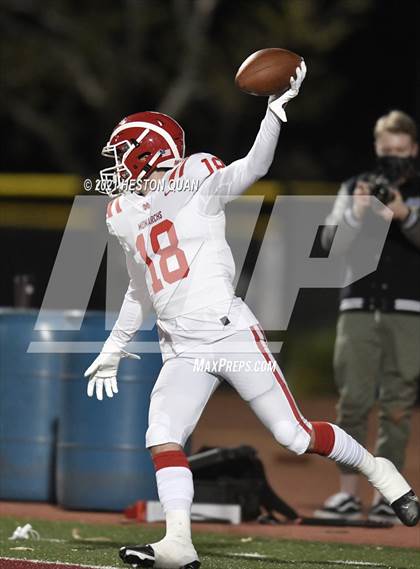Thumbnail 2 in Mater Dei @ JSerra Catholic photogallery.