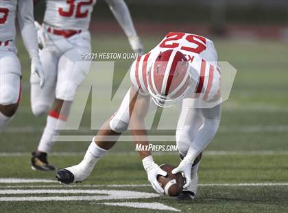 Thumbnail 3 in Mater Dei @ JSerra Catholic photogallery.