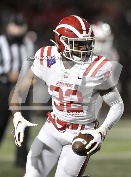 Thumbnail 3 in Mater Dei @ JSerra Catholic photogallery.