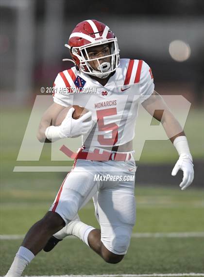 Thumbnail 3 in Mater Dei @ JSerra Catholic photogallery.