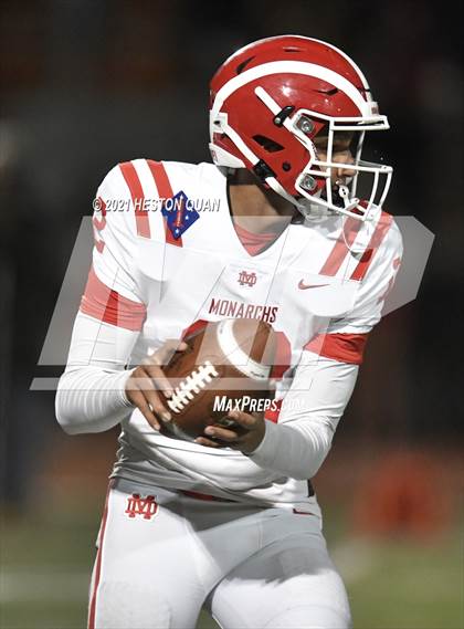 Thumbnail 3 in Mater Dei @ JSerra Catholic photogallery.