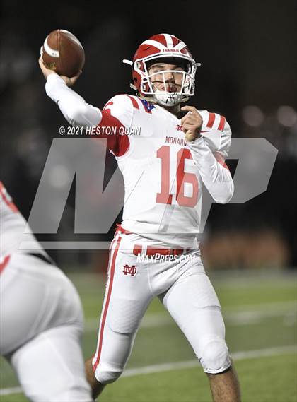 Thumbnail 2 in Mater Dei @ JSerra Catholic photogallery.