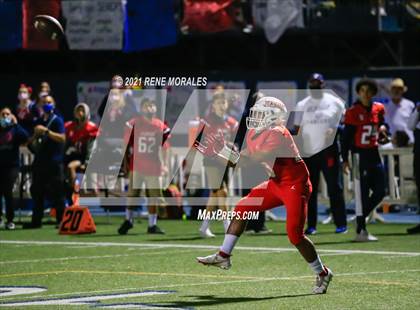 Thumbnail 3 in Salesian vs La Salle photogallery.