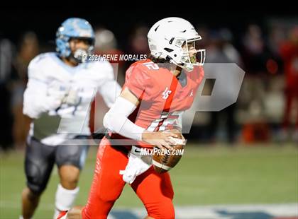 Thumbnail 1 in Salesian vs La Salle photogallery.