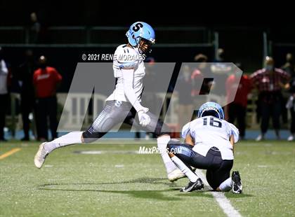 Thumbnail 3 in Salesian vs La Salle photogallery.