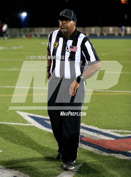 Thumbnail 2 in Salesian vs La Salle photogallery.