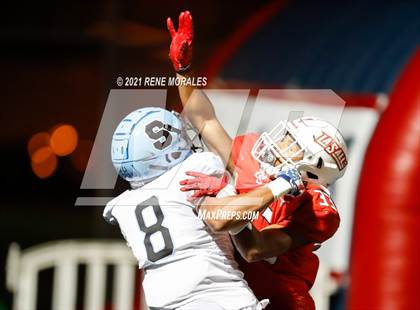 Thumbnail 3 in Salesian vs La Salle photogallery.