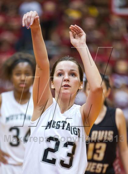 Thumbnail 2 in Clovis West vs Stockdale (CIF CS D1 Final) photogallery.
