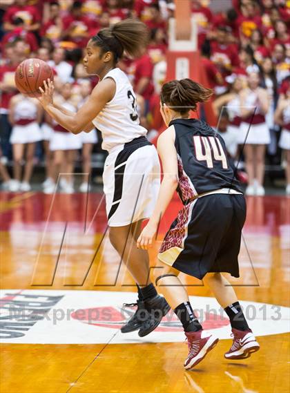 Thumbnail 3 in Clovis West vs Stockdale (CIF CS D1 Final) photogallery.