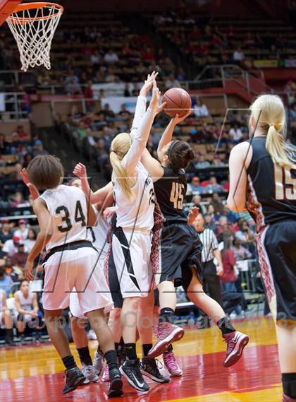 Thumbnail 2 in Clovis West vs Stockdale (CIF CS D1 Final) photogallery.