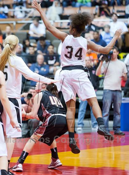 Thumbnail 3 in Clovis West vs Stockdale (CIF CS D1 Final) photogallery.