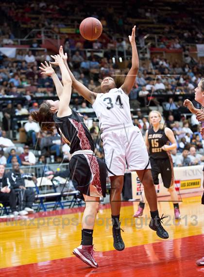 Thumbnail 1 in Clovis West vs Stockdale (CIF CS D1 Final) photogallery.