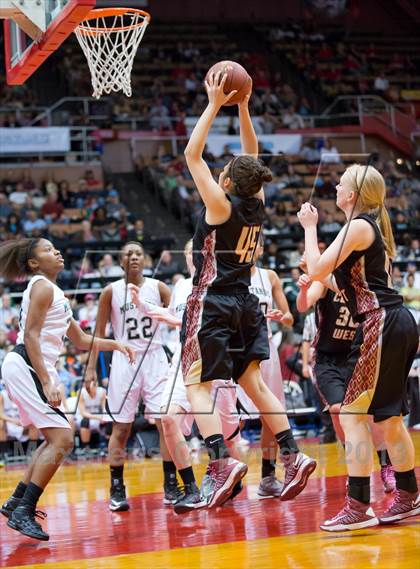 Thumbnail 1 in Clovis West vs Stockdale (CIF CS D1 Final) photogallery.