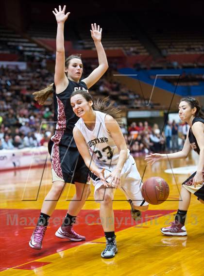 Thumbnail 2 in Clovis West vs Stockdale (CIF CS D1 Final) photogallery.