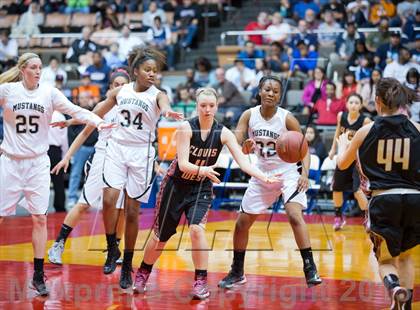 Thumbnail 2 in Clovis West vs Stockdale (CIF CS D1 Final) photogallery.