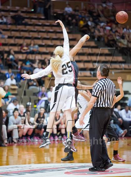 Thumbnail 3 in Clovis West vs Stockdale (CIF CS D1 Final) photogallery.
