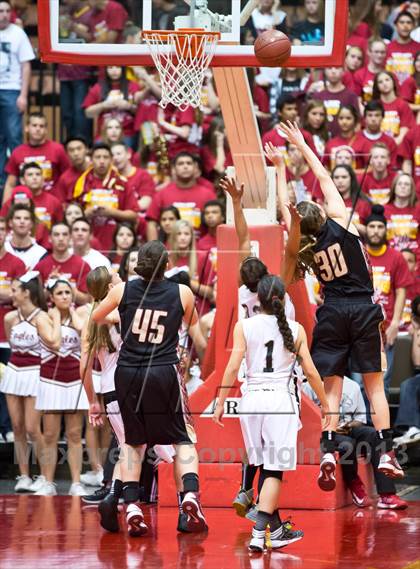 Thumbnail 2 in Clovis West vs Stockdale (CIF CS D1 Final) photogallery.