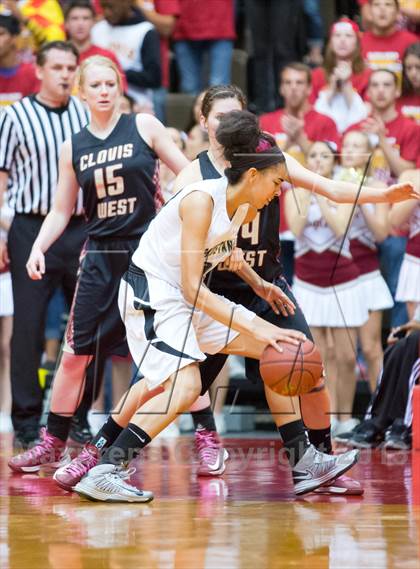 Thumbnail 2 in Clovis West vs Stockdale (CIF CS D1 Final) photogallery.