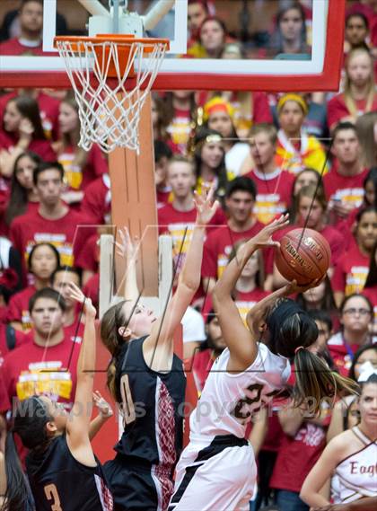Thumbnail 1 in Clovis West vs Stockdale (CIF CS D1 Final) photogallery.