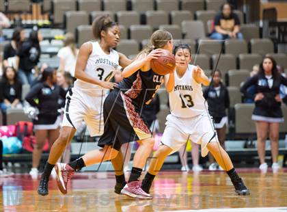 Thumbnail 2 in Clovis West vs Stockdale (CIF CS D1 Final) photogallery.