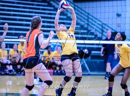 Thumbnail 3 in Naaman Forest vs Richardson (GISD Volleyball Tournament) photogallery.