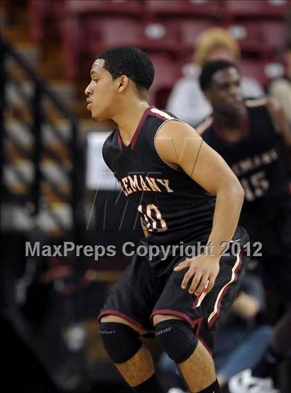 Thumbnail 3 in Alemany vs. Sacred Heart Cathedral (CIF State D3 Final) photogallery.