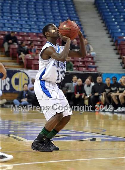 Thumbnail 2 in Alemany vs. Sacred Heart Cathedral (CIF State D3 Final) photogallery.