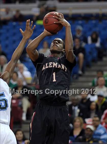 Thumbnail 3 in Alemany vs. Sacred Heart Cathedral (CIF State D3 Final) photogallery.