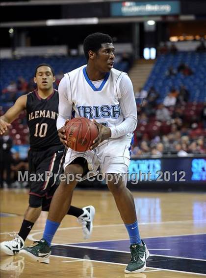 Thumbnail 2 in Alemany vs. Sacred Heart Cathedral (CIF State D3 Final) photogallery.