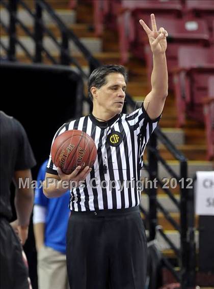 Thumbnail 2 in Alemany vs. Sacred Heart Cathedral (CIF State D3 Final) photogallery.