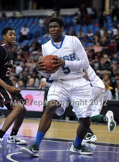 Thumbnail 2 in Alemany vs. Sacred Heart Cathedral (CIF State D3 Final) photogallery.