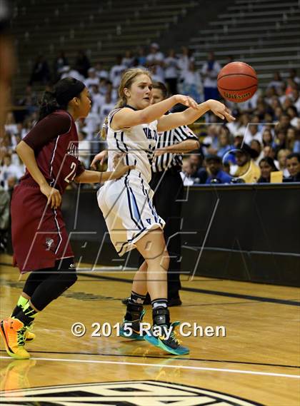 Thumbnail 3 in Valor Christian vs. Sand Creek (CHSAA 4A Final) photogallery.
