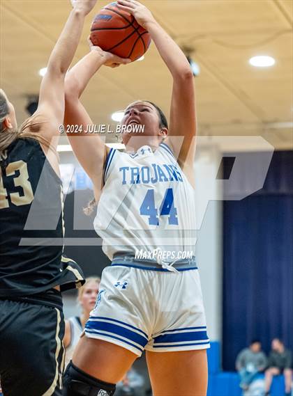 Thumbnail 1 in Noblesville @ Indianapolis Bishop Chatard photogallery.