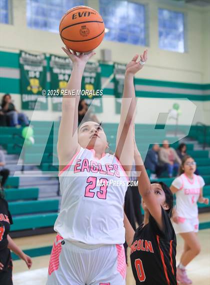 Thumbnail 1 in Lincoln vs Eagle Rock photogallery.