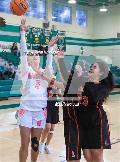Thumbnail 3 in Lincoln vs Eagle Rock photogallery.