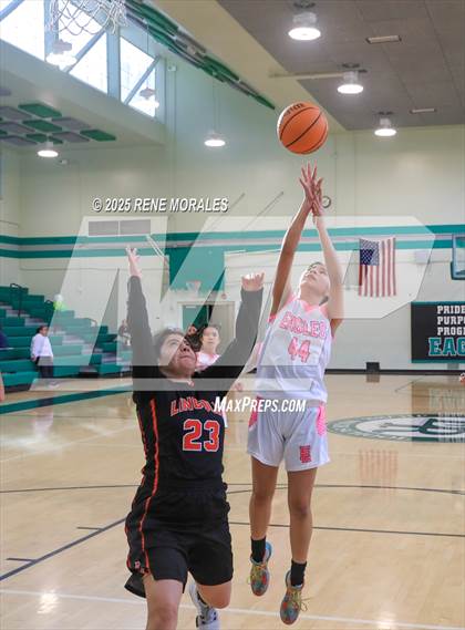 Thumbnail 2 in Lincoln vs Eagle Rock photogallery.