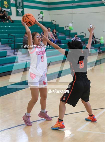 Thumbnail 3 in Lincoln vs Eagle Rock photogallery.