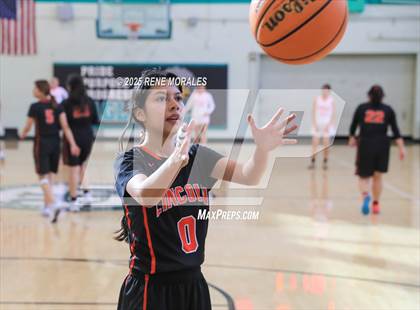 Thumbnail 3 in Lincoln vs Eagle Rock photogallery.