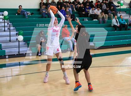 Thumbnail 3 in Lincoln vs Eagle Rock photogallery.