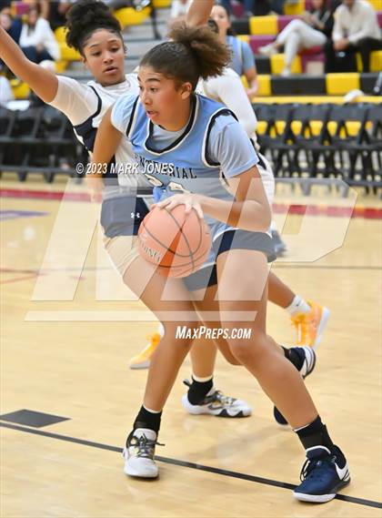 Thumbnail 2 in Desert Vista vs. Centennial (Hoophall West Invitational) photogallery.
