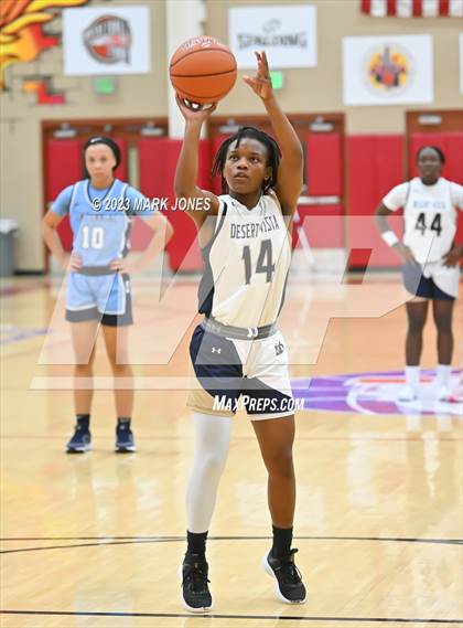 Thumbnail 2 in Desert Vista vs. Centennial (Hoophall West Invitational) photogallery.