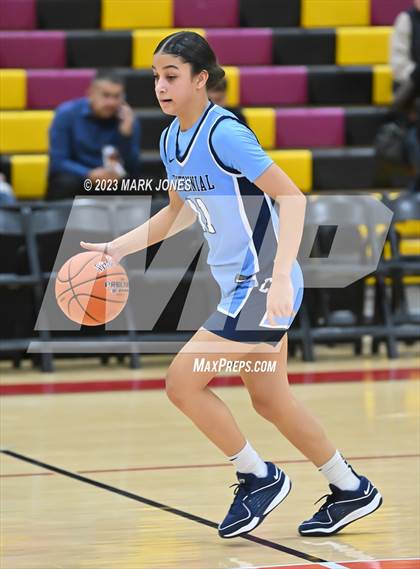Thumbnail 2 in Desert Vista vs. Centennial (Hoophall West Invitational) photogallery.