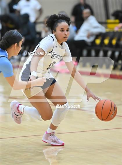 Thumbnail 2 in Desert Vista vs. Centennial (Hoophall West Invitational) photogallery.