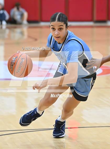 Thumbnail 2 in Desert Vista vs. Centennial (Hoophall West Invitational) photogallery.