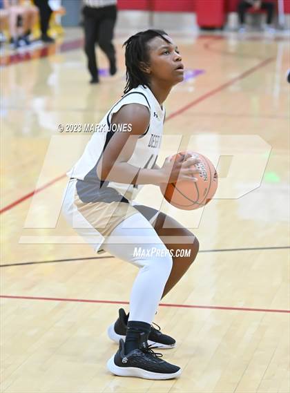 Thumbnail 2 in Desert Vista vs. Centennial (Hoophall West Invitational) photogallery.