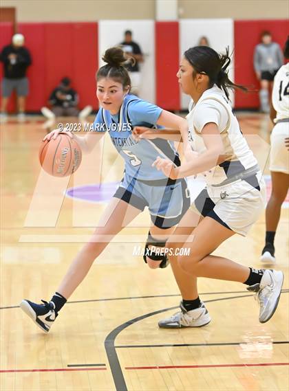 Thumbnail 3 in Desert Vista vs. Centennial (Hoophall West Invitational) photogallery.