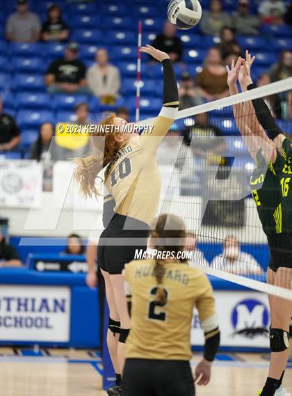 Thumbnail 2 in Hubbard vs Blum UIL 1A Region II Semi-Final photogallery.