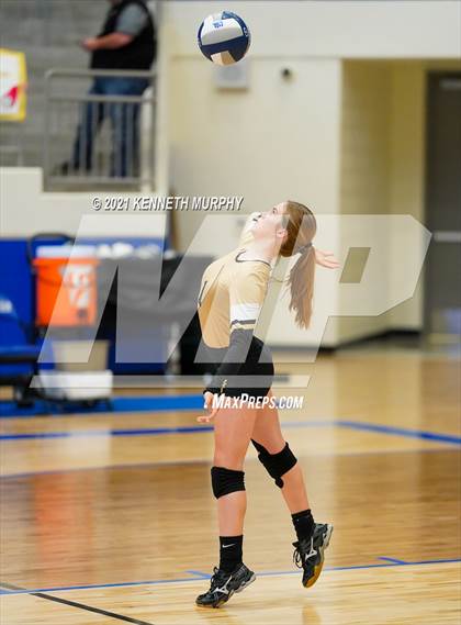 Thumbnail 1 in Hubbard vs Blum UIL 1A Region II Semi-Final photogallery.